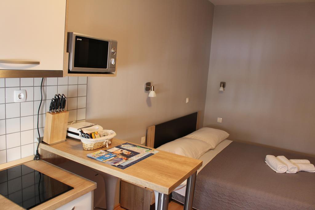 Beachside Apartments Znjan Split Habitación foto