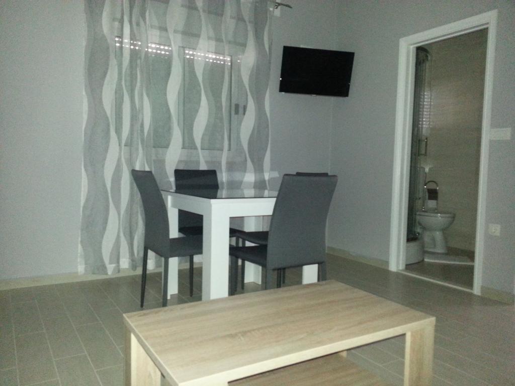 Beachside Apartments Znjan Split Habitación foto