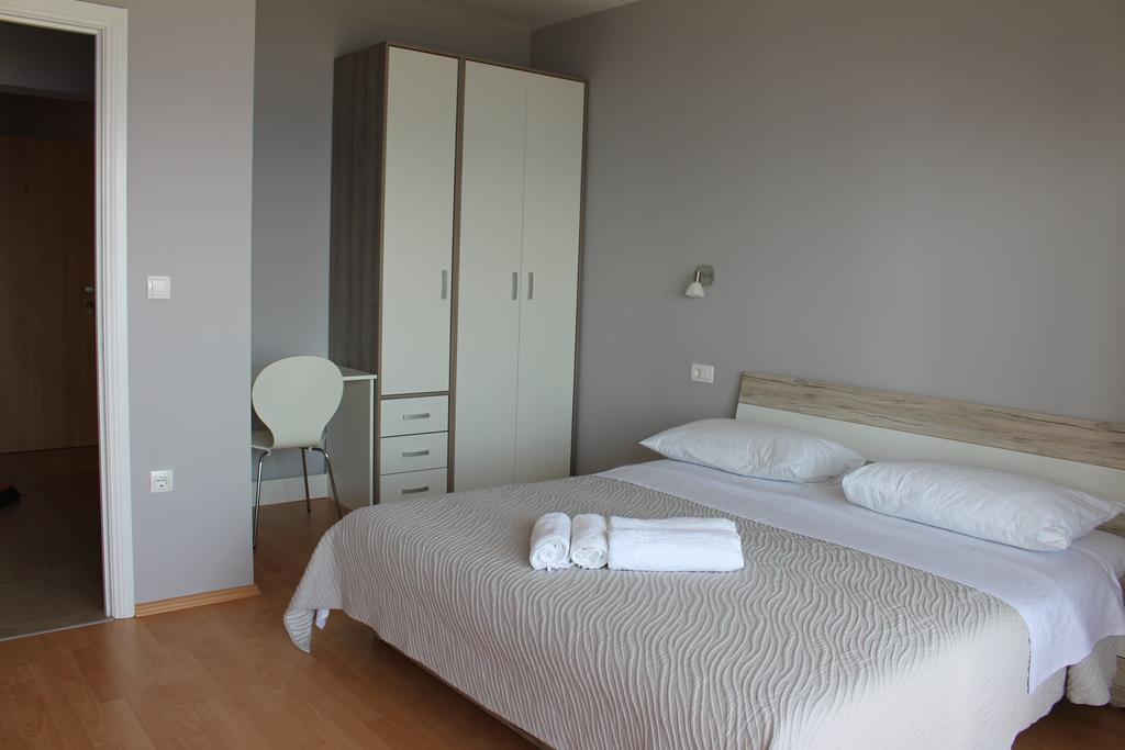 Beachside Apartments Znjan Split Habitación foto